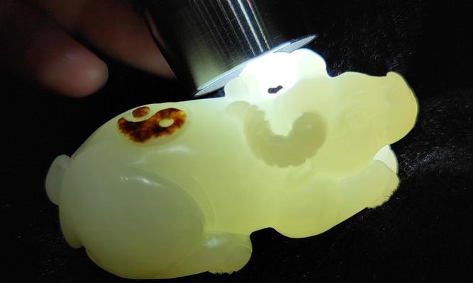 鉴别玉石优劣的六大标准（了解如何鉴别玉石品质，轻松挑选心仪之物）
