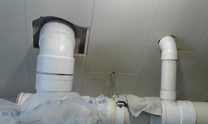 卫生间屋顶漏水怎么处理（解决卫生间屋顶漏水问题的实用方法）