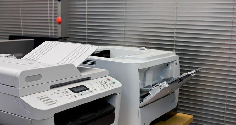 如何设置两台电脑共享一台打印机（简便方法实现打印机网络共享）
