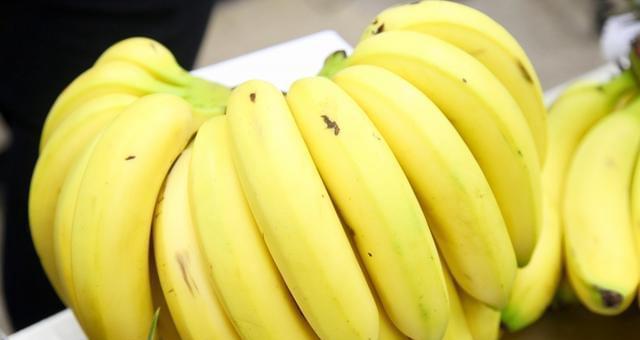 生香蕉催熟的最简单方法（一招让你迅速享受香甜香蕉的诀窍）