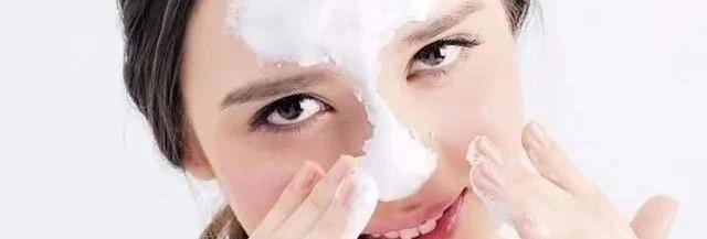 用盐水洗脸，让肌肤更健康（科学方法指导）