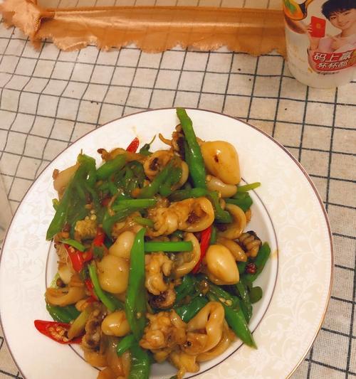 冰冻墨鱼仔的做法大全（新鲜冰冻墨鱼仔在家轻松制作）