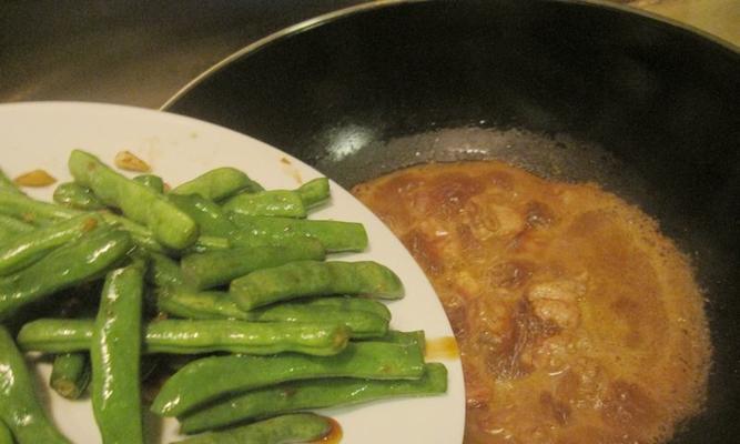美味健康的羊排炖豆角的制作方法（传统炖菜佳肴）
