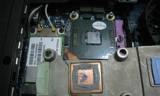 联想开机出了lenovo就黑屏了，怎么办（解决联想开机黑屏问题的实用方法）