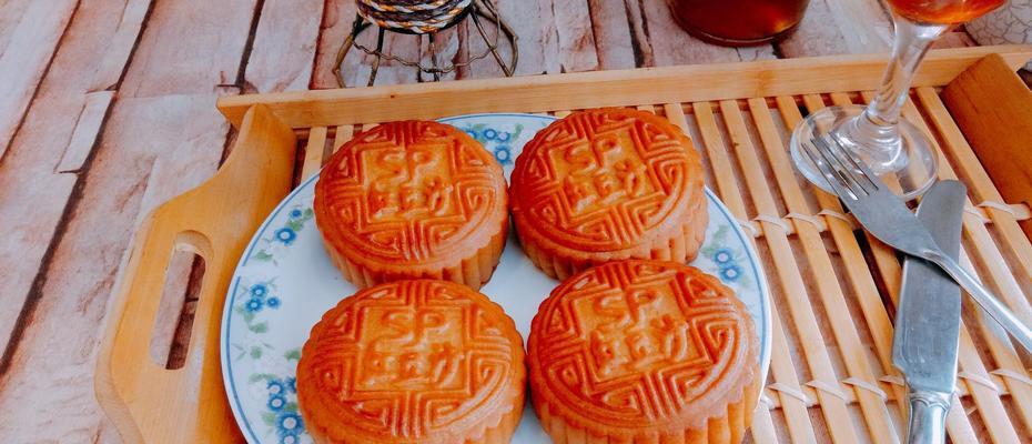 制作软糯美味的豆沙月饼的秘诀（尽揽所有饼皮、馅料和烘焙技巧）