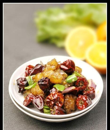 以牛筋为食的美味与营养（让你回味无穷的牛筋佳肴）