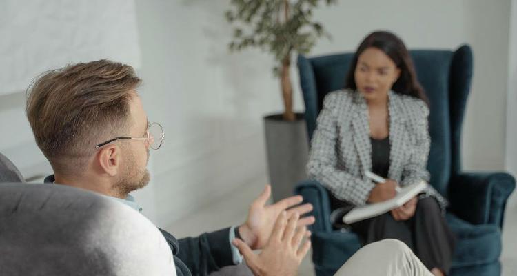 如何以高情商拒绝offer（拒绝工作机会的技巧与策略）