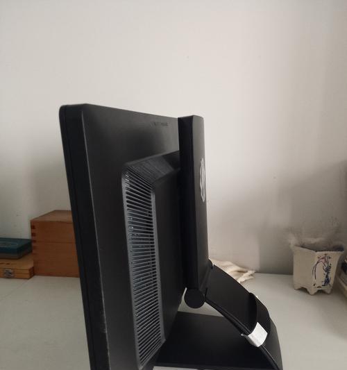 VA面板与IPS面板的对比分析（了解显示器面板类型）
