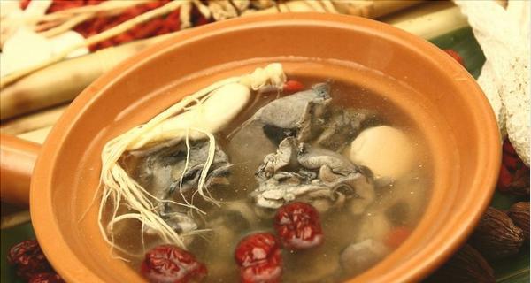 以炖鸽子汤的最佳配料窍门（提升鲜美的炖鸽子汤品质的关键）