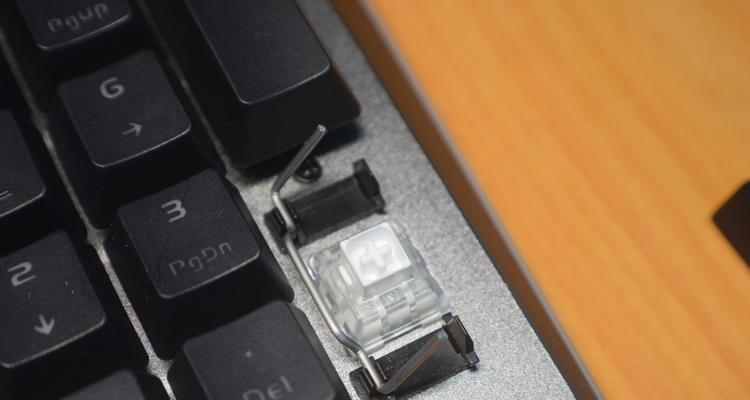 机械键盘灰尘清理方法？多久需要清理一次？