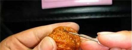 文玩核桃开裂了怎么办？如何预防和修复？