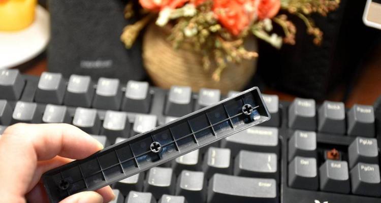 键盘乱跳打字怎么解决？如何修复不受控制的键盘问题？