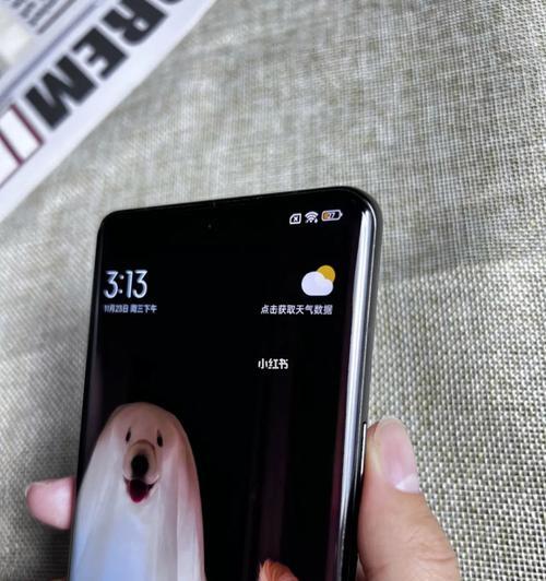 曲面屏手机贴膜技巧？如何防止翘边？