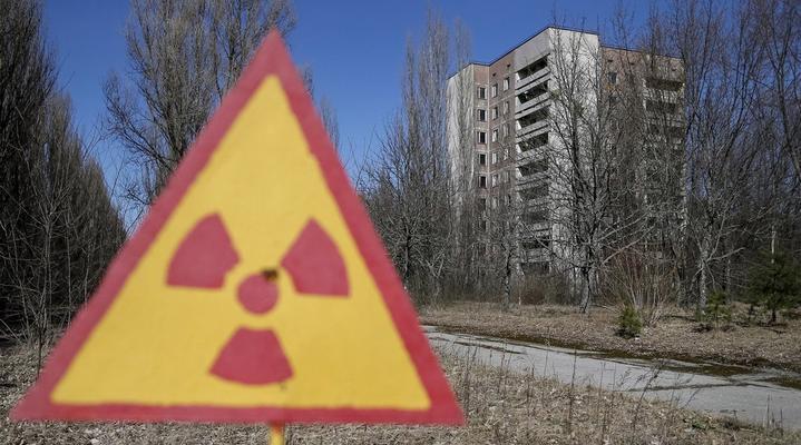 在《我的世界》中如何建造1986年切尔诺贝利核电站？
