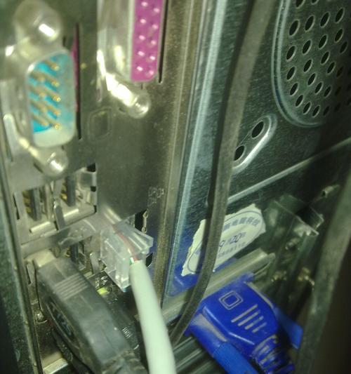 电脑插网线关机后自动重启是什么原因？