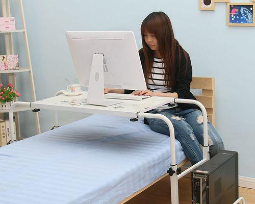 笔记本电脑在书桌上如何安全插电？需要哪些配件？