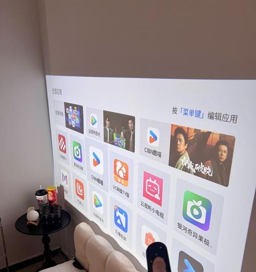 墙壁投屏投影仪的使用方法是什么？操作过程中应注意什么？