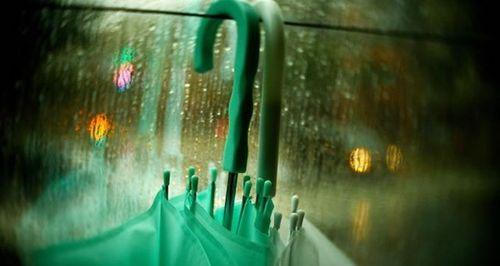 投影仪受大雨影响大吗？雨天使用投影仪的注意事项是什么？