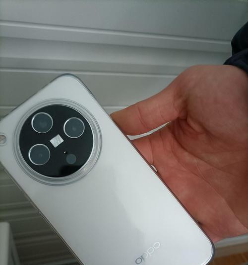 手机如何使用保护膜摄像头拍照？保护膜摄像头的正确使用方法是什么？