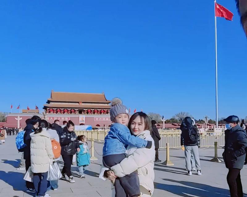手机拍照时如何拍出好看的敬礼姿势？