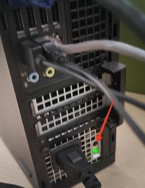 电脑无声但主机声音很大是什么原因？如何解决？