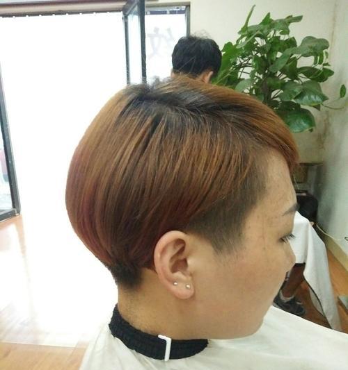 发廊手机拍照灯无法关闭怎么办？