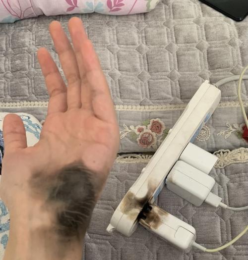 海丰电子秤充电器的标准电压是多少？充电器坏了怎么更换？