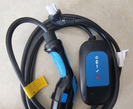 SUV电瓶适合使用哪种充电器？