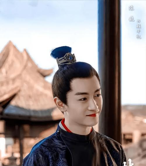 王阳戴的智能手表是什么？它的功能和特点是什么？