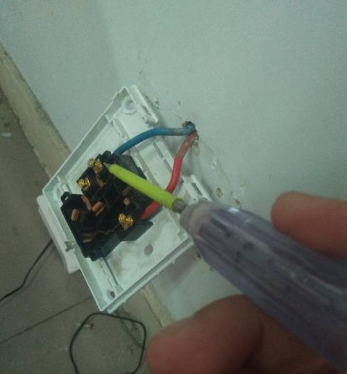 移动充电插座不工作如何解决？