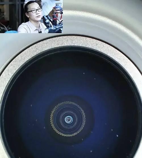 新手机摄像头屏幕有灰尘如何清理？清理后效果如何？