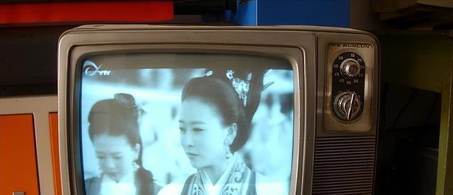 工控面包机电视盒子的打开方法是什么？操作中应注意什么？