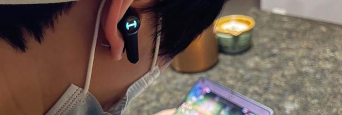 蓝牙耳机鹰眼使用方法视频教程？如何连接设备？