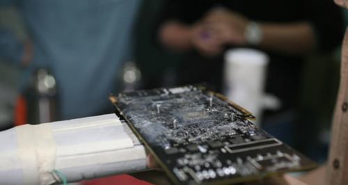 显卡周围粘贴的胶带如何拆除？拆除显卡胶带的正确步骤是什么？
